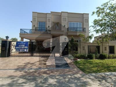 1 KANAL MODERN DESIGNE TOP LOCATION BUNGALOW FOR SALE IN LAKE CITY LAHORE