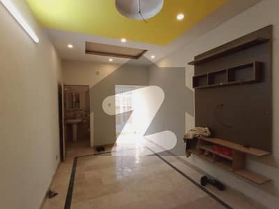 آئی ۔ 8 اسلام آباد میں 4 مرلہ عمارت 12.5 کروڑ میں برائے فروخت۔