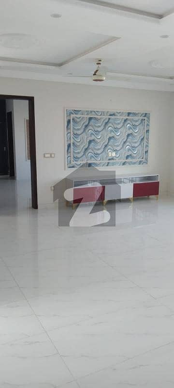 خیابانِ امین لاہور میں 3 کمروں کا 1 کنال بالائی پورشن 80.0 ہزار میں کرایہ پر دستیاب ہے۔