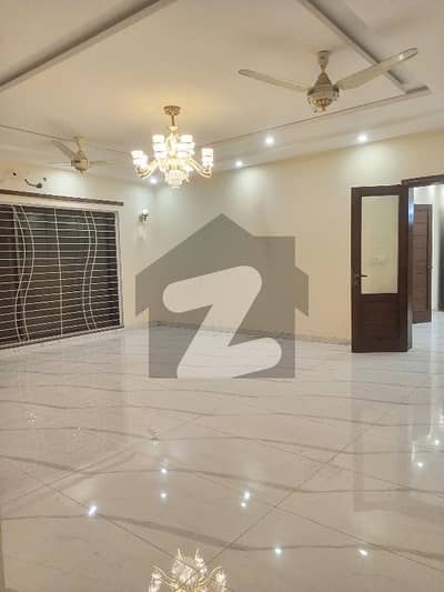 ڈی ایچ اے فیز 4 ڈیفنس (ڈی ایچ اے),لاہور میں 2 کمروں کا 1 کنال بالائی پورشن 1.1 لاکھ میں کرایہ پر دستیاب ہے۔