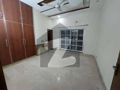 12 Marla Lower Portion With Gas Meter For Rent