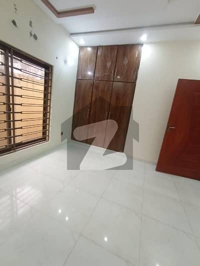 ایچیسن سوسائٹی لاہور میں 3 کمروں کا 5 مرلہ بالائی پورشن 45.0 ہزار میں کرایہ پر دستیاب ہے۔