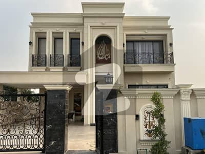 بینکرس ایوینیو کوآپریٹو ہاؤسنگ سوسائٹی لاہور میں 5 کمروں کا 1 کنال مکان 6.1 کروڑ میں برائے فروخت۔