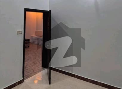 علامہ اقبال ٹاؤن لاہور میں 2 کمروں کا 5 مرلہ زیریں پورشن 45.0 ہزار میں کرایہ پر دستیاب ہے۔