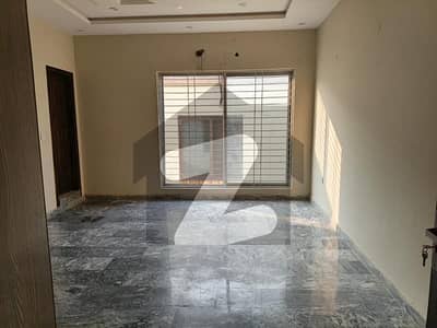 لیک سٹی میڈوز لاہور میں 2 کمروں کا 1 کنال مکان 78.0 ہزار میں کرایہ پر دستیاب ہے۔