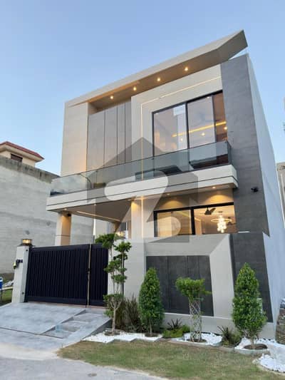 ڈی ایچ اے فیز9 پریزم ڈی ایچ اے ڈیفینس,لاہور میں 3 کمروں کا 5 مرلہ مکان 2.05 کروڑ میں برائے فروخت۔