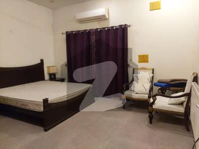 بریج کالونی کینٹ,لاہور میں 5 کمروں کا 1 کنال مکان 12.5 کروڑ میں برائے فروخت۔