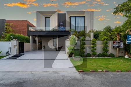 ڈی ایچ اے فیز 7 - بلاک ایس فیز 7,ڈیفنس (ڈی ایچ اے),لاہور میں 5 کمروں کا 1 کنال مکان 6.75 کروڑ میں برائے فروخت۔