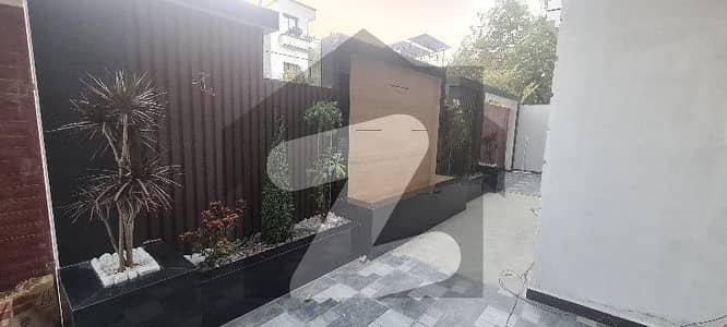 Luxurious 450 Square Yards House Available On Sale In Gulistan e Johar Block 14