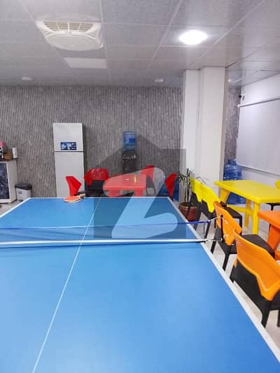 شاہراہِ فیصل کراچی میں 5 مرلہ دفتر 1.2 لاکھ میں کرایہ پر دستیاب ہے۔