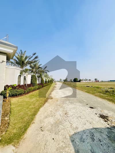لی گرینز لگژری فارم ہاؤس سوسائٹی بیدیاں روڈ,لاہور میں 8 کنال رہائشی پلاٹ 2.4 کروڑ میں برائے فروخت۔