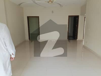 لیک سٹی میڈوز لاہور میں 2 کمروں کا 1 کنال بالائی پورشن 82.0 ہزار میں کرایہ پر دستیاب ہے۔