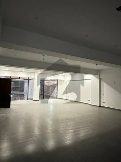 خیابان اتحاد روڈ کراچی میں 8 مرلہ عمارت 4.5 لاکھ میں کرایہ پر دستیاب ہے۔