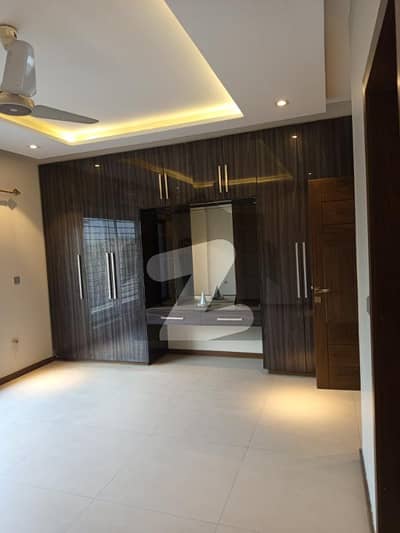 G-13/3 Size 35x70 Like Brand New Ground Floor 3bed 3bath Drawing Tv lounge Kitchen