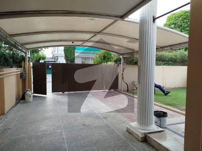 666 Square Yards Beautiful House For Rent In F11