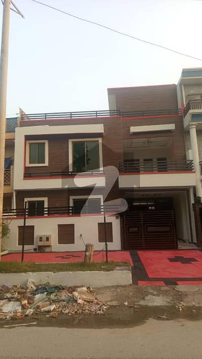 G-9/4 Size 30x50 Like Brand New 4 Bed 4 Bath 2dring 2tvl 2 Kitchen Servant Attached Bath