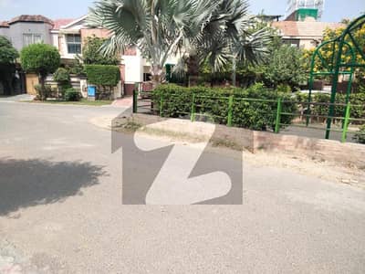 پیراگون سٹی - امپیریل بلاک پیراگون سٹی,لاہور میں 2 کمروں کا 5 مرلہ فلیٹ 52.0 ہزار میں کرایہ پر دستیاب ہے۔