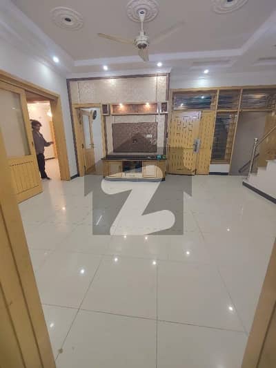 نیشنل پولیس فاؤنڈیشن او ۔ 9 اسلام آباد میں 2 کمروں کا 10 مرلہ زیریں پورشن 65.0 ہزار میں کرایہ پر دستیاب ہے۔