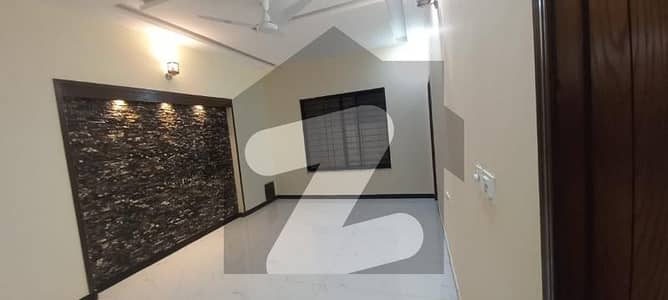 30x60 7 Marla Brand New House For Sale G-13