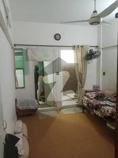 A Flat Of 800 Square Feet In Karachi