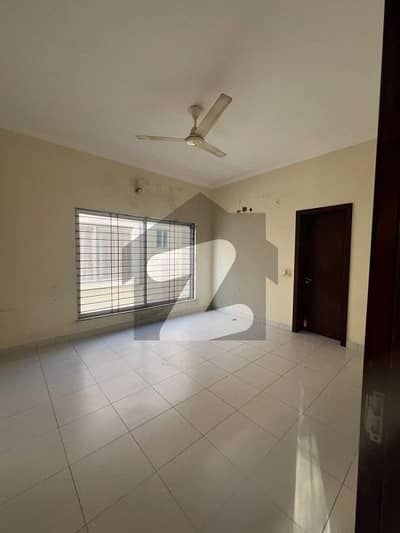 3 Bed DD Amazing 235 Yards Villa In Bahria Town Precinct 31 Very Near To Park And Mosuqe