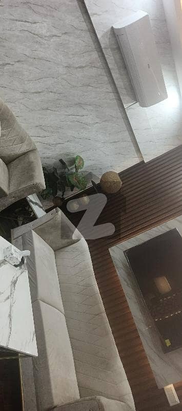 VIP LAVISH FURNISHED FOR RENT WITH LIFT 2 WASHROOM FRONT ENTRANCE WITH EXECUTIVE CHAMBER MEETING ROOM 1000 SQFT PAIR EACH OFFICE 210K FINAL