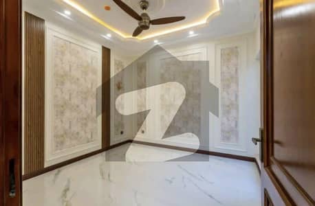 بحریہ گرینز۔ اوورسیز انکلیو بحریہ ٹاؤن فیز 8,بحریہ ٹاؤن راولپنڈی,راولپنڈی میں 5 کمروں کا 10 مرلہ مکان 1.3 لاکھ میں کرایہ پر دستیاب ہے۔ بحریہ گرینز۔ اوورسیز انکلیو بحریہ ٹاؤن فیز 8,بحریہ ٹاؤن راولپنڈی,راولپنڈی میں 5 کمروں کا 10 مرلہ مکان 1.3 لاکھ میں کرایہ پر دستیاب ہے۔