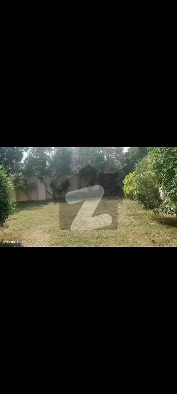 زمزمہ کراچی میں 2 کنال علاوہ 8.75 لاکھ میں کرایہ پر دستیاب ہے۔