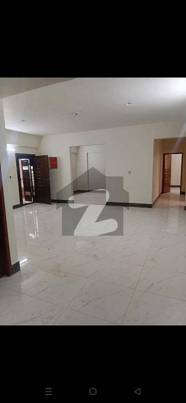 گرومندرچورنگی کراچی میں 4 کمروں کا 18 مرلہ فلیٹ 4.9 کروڑ میں برائے فروخت۔