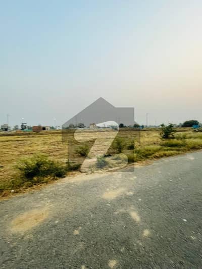 ڈی ایچ اے 9 ٹاؤن - بلاک ای ڈی ایچ اے 9 ٹاؤن,ڈی ایچ اے ڈیفینس,لاہور میں 6 مرلہ رہائشی پلاٹ 94.0 لاکھ میں برائے فروخت۔ ڈی ایچ اے 9 ٹاؤن - بلاک ای ڈی ایچ اے 9 ٹاؤن,ڈی ایچ اے ڈیفینس,لاہور میں 6 مرلہ رہائشی پلاٹ 94.0 لاکھ میں برائے فروخت۔