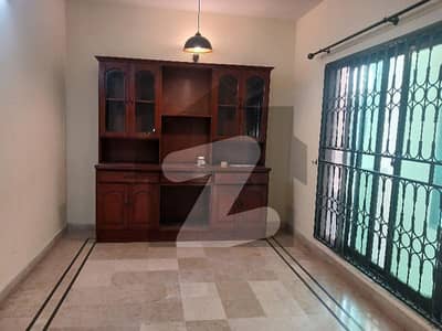 G10 Upper 3 Beds 3 Bath Lounges Rent 10000 Not Real Pictures