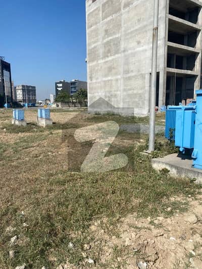 ڈی ایچ اے فیز 8 - کمرشل براڈوے ڈی ایچ اے فیز 8,ڈیفنس (ڈی ایچ اے),لاہور میں 10 مرلہ کمرشل پلاٹ 40.0 کروڑ میں برائے فروخت۔