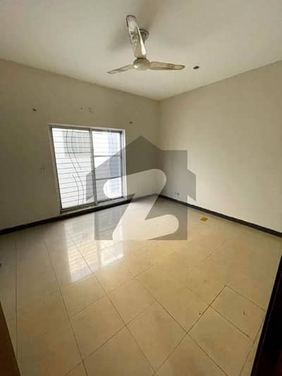 بحریہ ٹاؤن ۔ بلاک بی بی بحریہ ٹاؤن سیکٹرڈی,بحریہ ٹاؤن,لاہور میں 3 کمروں کا 5 مرلہ مکان 1.95 کروڑ میں برائے فروخت۔