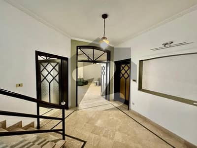 ڈی ایچ اے فیز 3 ڈیفنس (ڈی ایچ اے),لاہور میں 5 کمروں کا 1 کنال مکان 2.25 لاکھ میں کرایہ پر دستیاب ہے۔