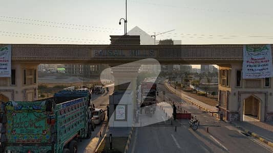 HOT LOCATION COMMERCIAL FOR SALE!