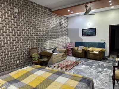 آئی ای پی انجنیئرز ٹاؤن ۔ سیکٹر اے آئی ای پی انجینئرز ٹاؤن,لاہور میں 4 کمروں کا 1 کنال بالائی پورشن 85.0 ہزار میں کرایہ پر دستیاب ہے۔