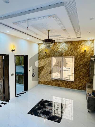 5 Marla Upper portion available For Rent in Eden Boulevard college road Lahore