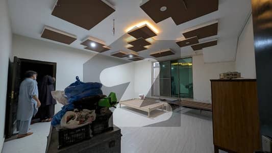 ریگی ماڈل ٹاؤن فیز 3 ریگی ماڈل ٹاؤن,پشاور میں 6 کمروں کا 10 مرلہ زیریں پورشن 1.0 لاکھ میں کرایہ پر دستیاب ہے۔