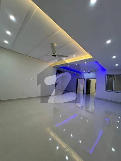 ریگی ماڈل ٹاؤن فیز 3 ریگی ماڈل ٹاؤن,پشاور میں 7 کمروں کا 10 مرلہ زیریں پورشن 1.2 لاکھ میں کرایہ پر دستیاب ہے۔ ریگی ماڈل ٹاؤن فیز 3 ریگی ماڈل ٹاؤن,پشاور میں 7 کمروں کا 10 مرلہ زیریں پورشن 1.2 لاکھ میں کرایہ پر دستیاب ہے۔