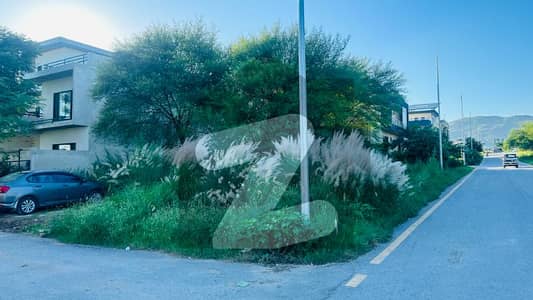 ڈی ۔ 12/1 ڈی ۔ 12,اسلام آباد میں 10 مرلہ رہائشی پلاٹ 5.4 کروڑ میں برائے فروخت۔