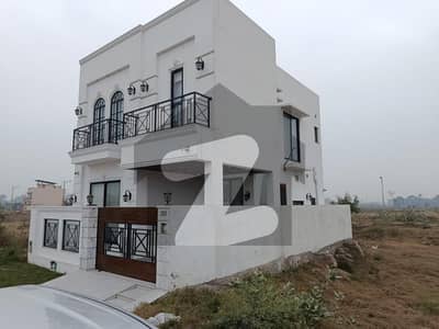 Selling Beautiful and elegant 5 Marla house with proper 4 bedrooms