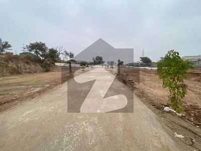 Plot For Sale 5 Marla Level Plot