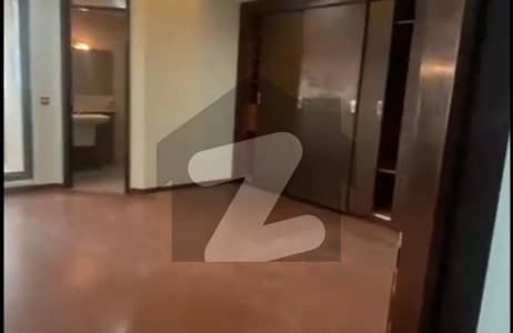 سلوراوکس اپارٹمنٹ ایف ۔ 10,اسلام آباد میں 3 کمروں کا 13 مرلہ فلیٹ 6.5 کروڑ میں برائے فروخت۔