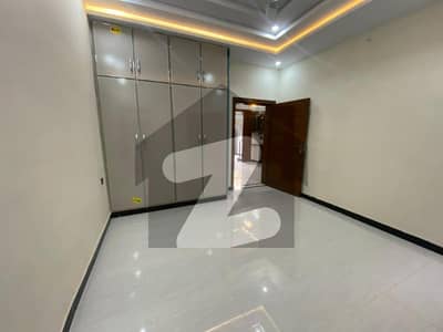 صنوبر سٹی۔ گرین ولاز صنوبر سٹی,اڈیالہ روڈ,راولپنڈی میں 2 کمروں کا 5 مرلہ بالائی پورشن 26.0 ہزار میں کرایہ پر دستیاب ہے۔