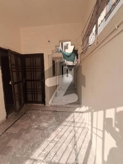 گلستانِِ جوہر ۔ بلاک 12 گلستانِ جوہر,کراچی میں 3 کمروں کا 12 مرلہ زیریں پورشن 85.0 ہزار میں کرایہ پر دستیاب ہے۔