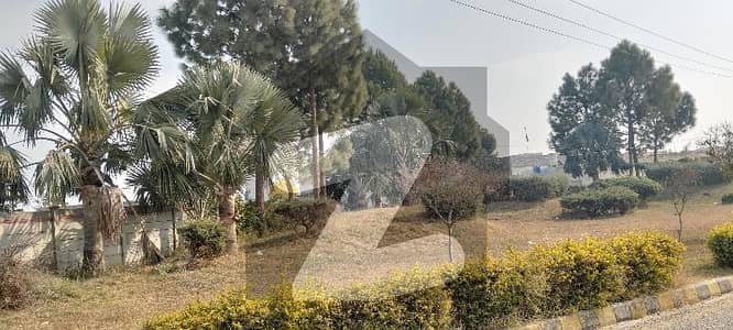 سی ۔ 18 اسلام آباد میں 12 مرلہ رہائشی پلاٹ 45.0 لاکھ میں برائے فروخت۔