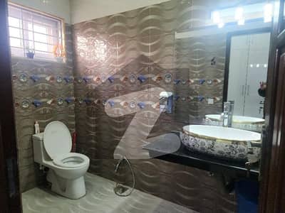 بحریہ انکلیو - سیکٹر سی بحریہ انکلیو,بحریہ ٹاؤن,اسلام آباد میں 7 کمروں کا 1 کنال مکان 8.5 کروڑ میں برائے فروخت۔