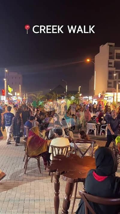 ذوالفقار کمرشل ایریا ڈی ایچ اے فیز 8,ڈی ایچ اے ڈیفینس,کراچی میں 12 مرلہ علاوہ 9.0 لاکھ میں کرایہ پر دستیاب ہے۔