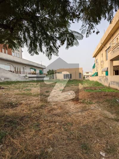 ڈی ایچ اے فیز 2 - سیکٹر ای ڈی ایچ اے ڈیفینس فیز 2,ڈی ایچ اے ڈیفینس,اسلام آباد میں 1 کنال رہائشی پلاٹ 5.5 کروڑ میں برائے فروخت۔