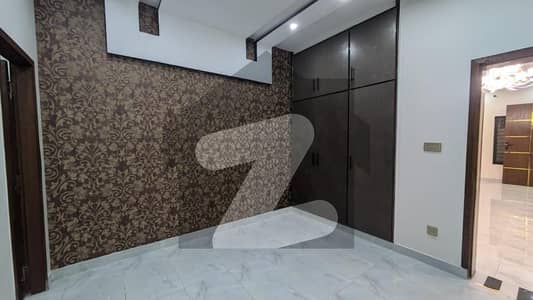 نشیمنِ اقبال فیز 2 نشیمنِ اقبال,لاہور میں 5 کمروں کا 5 مرلہ مکان 1.95 کروڑ میں برائے فروخت۔